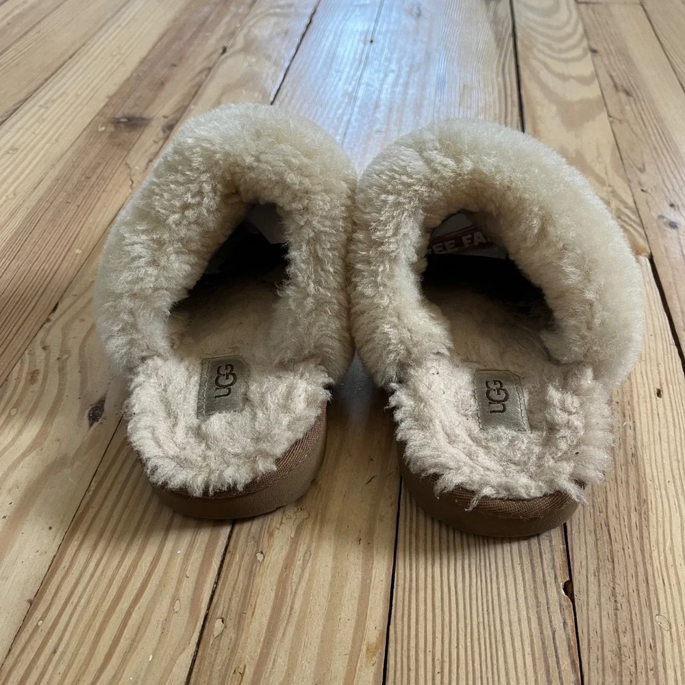UGG Kids Cozy II Suede Sheepskin Slippers Chestnut Brown Size 2 1019065K comfort